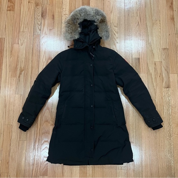 Canada Goose Women's Shelburne Parka - Black with Fur - Like New - Medium - Picture 3 of 15